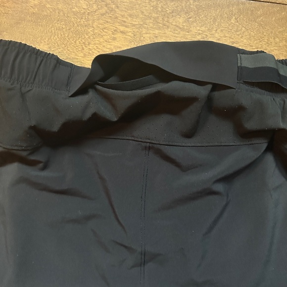Lululemon Men’s Large Surge Shorts - Picture 5 of 5